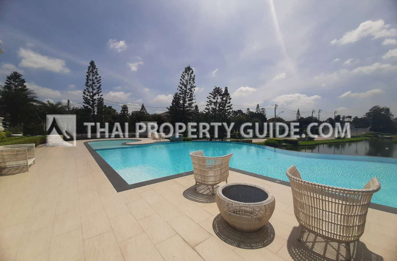 House with Shared Pool in Other 